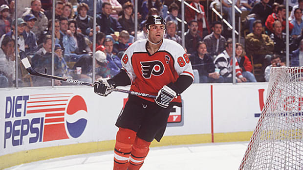 130415153511-eric-lindros-single-image-cut.jpg